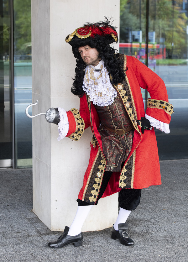 Photos: See Ricky Champ, Gemma Hunt & More in Character for PETER PAN Panto at Fairfield Halls  Image