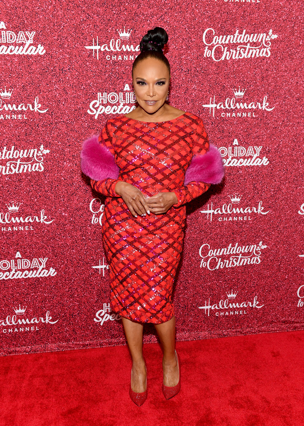 Photos: Kristin Chenoweth Gives Surprise Performance at Hallmark Channel's 'Countdown to Christmas' Image