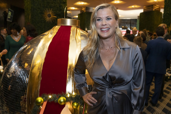 Photos: Kristin Chenoweth Gives Surprise Performance at Hallmark Channel's 'Countdown to Christmas' Image