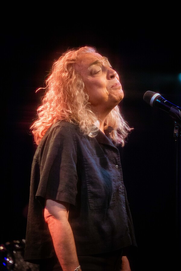 Photos: October 18th Installment of THE LINEUP WITH SUSIE MOSHER Particularly Sparkly In The Matt Baker Lens Image