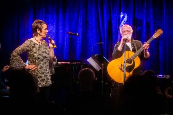 Photos: October 18th Installment of THE LINEUP WITH SUSIE MOSHER Particularly Sparkly In The Matt Baker Lens Image