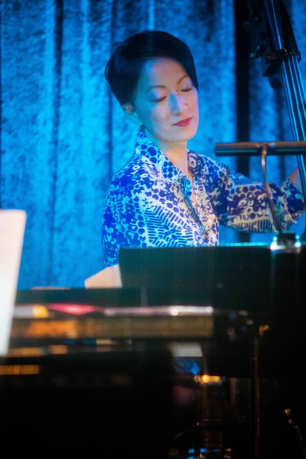 Photos: October 18th Installment of THE LINEUP WITH SUSIE MOSHER Particularly Sparkly In The Matt Baker Lens Image