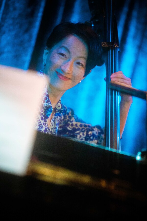 Photos: October 18th Installment of THE LINEUP WITH SUSIE MOSHER Particularly Sparkly In The Matt Baker Lens Image