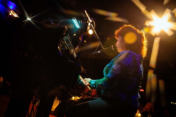 Photos: October 18th Installment of THE LINEUP WITH SUSIE MOSHER Particularly Sparkly In The Matt Baker Lens Image