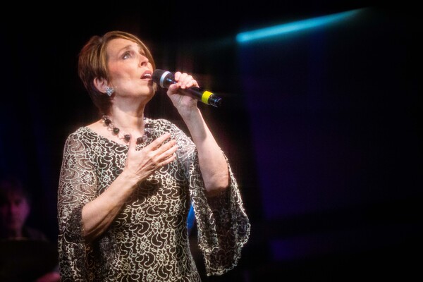Photos: October 18th Installment of THE LINEUP WITH SUSIE MOSHER Particularly Sparkly In The Matt Baker Lens Image
