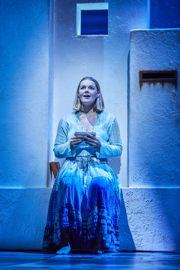Photos: First Look at the New Cast of MAMMA MIA! in the West End Image