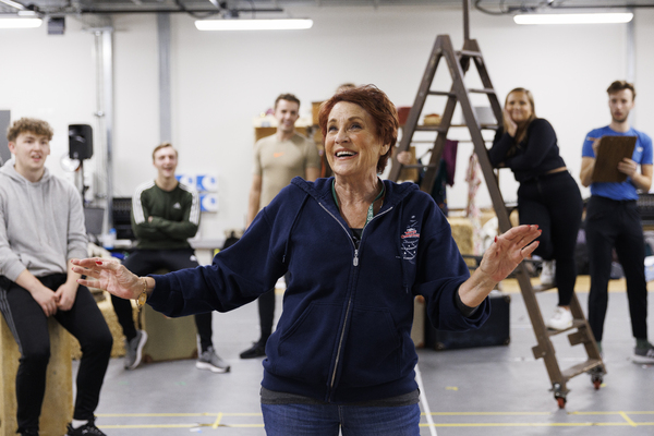 Photos: Inside Rehearsal For the UK Tour of WHITE CHRISTMAS Image