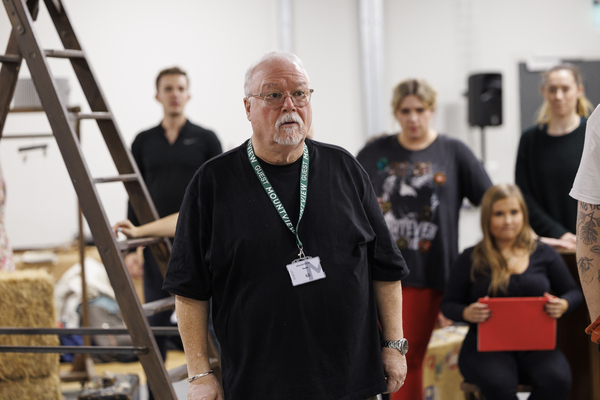 Photos: Inside Rehearsal For the UK Tour of WHITE CHRISTMAS Image