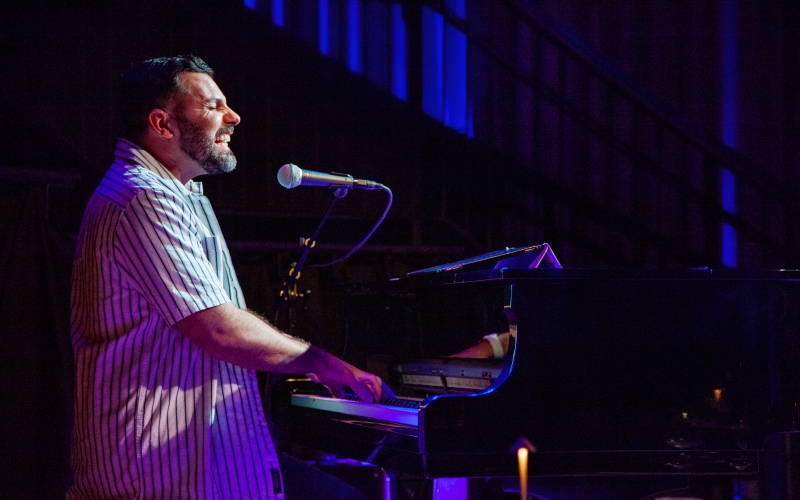 Review: MICHAEL SINGS ELTON Provides Chelsea Table + Stage Audience With A Solid Michael Sobie Set Image
