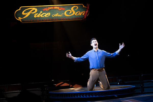 Photos: First Look At KINKY BOOTS At North Shore Music Theatre Image