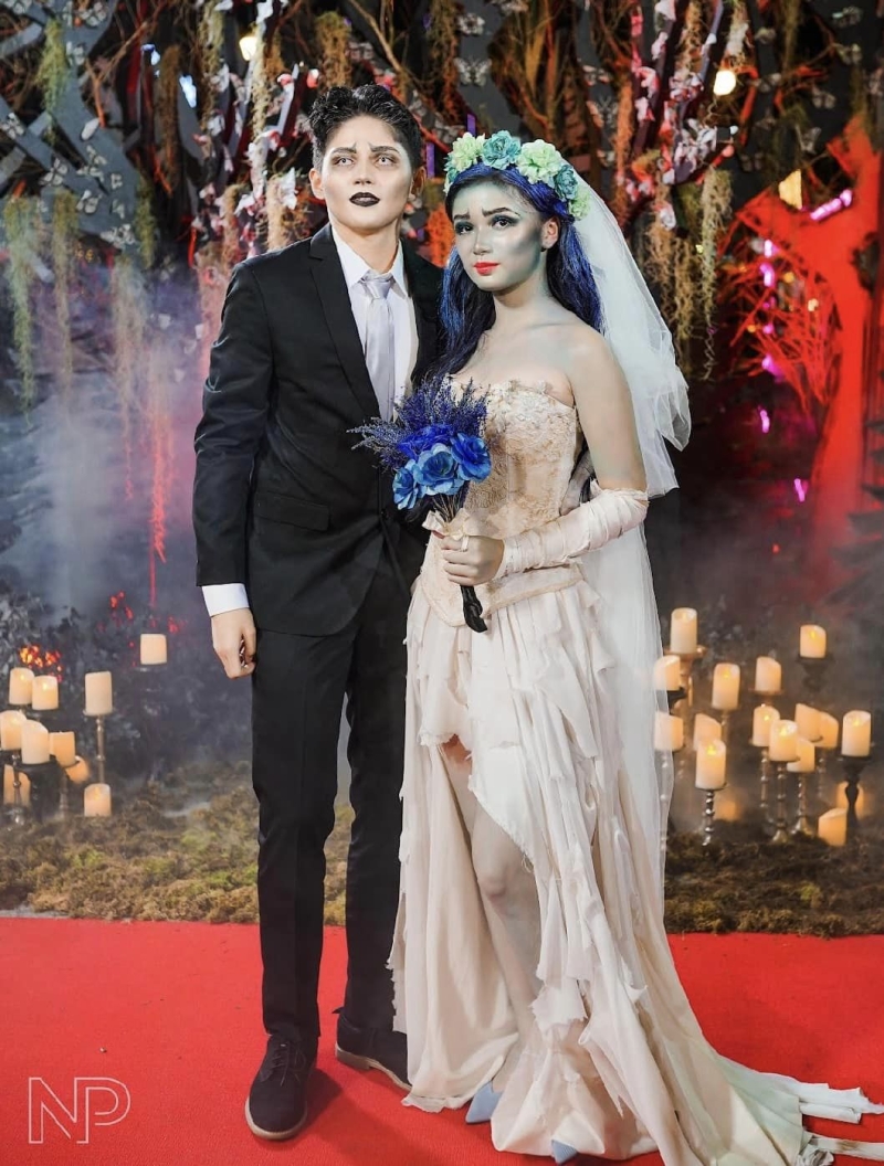 PHOTOS: Monasterio, Villanueva Walk the 'Blood Carpet' as Phantom and Christine 