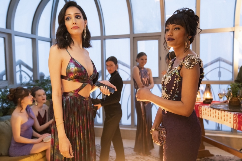 Photos: First Look at GOSSIP GIRL Season Two Ahead of December Premiere Image