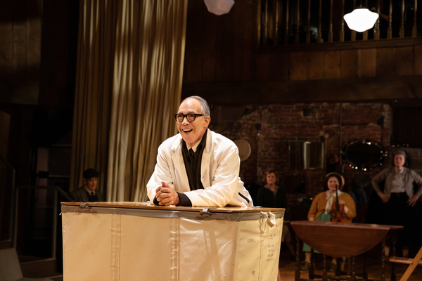 Photos: First Look at Jim Parsons, A.J. Shively, Mare Winningham & More in A MAN OF NO IMPORTANCE Image