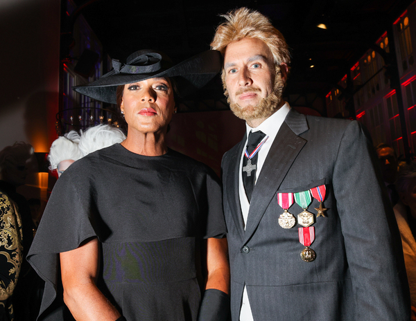 Photos: Go Inside Annual HULAWEEN Benefit with Jane Krakowski, Alan Cumming, and More Image