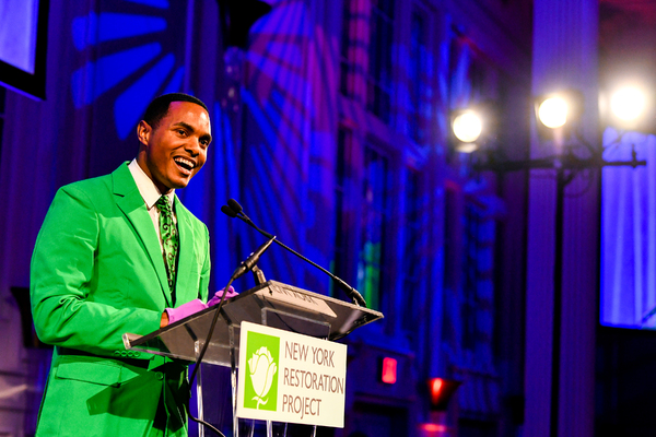 Photos: Go Inside Annual HULAWEEN Benefit with Jane Krakowski, Alan Cumming, and More Image