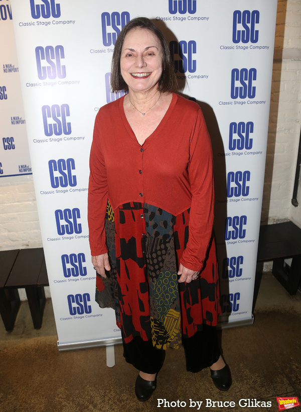 Photos: On the Red Carpet for A MAN OF NO IMPORTANCE Opening Night Image