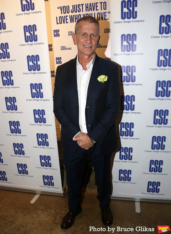 Photos: On the Red Carpet for A MAN OF NO IMPORTANCE Opening Night Image