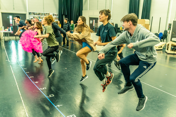 Photos: Inside Rehearsal For THE WIZARD OF OZ at Leicester Curve  Image