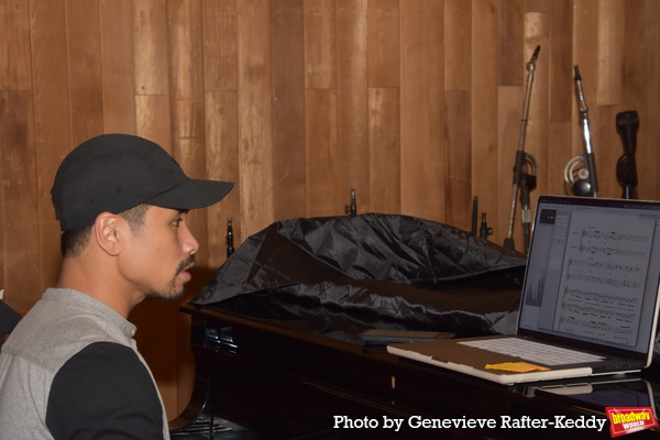 Photo Exclusive: See the Cast of ALADDIN in the Recording Studio for CAROLS FOR A CURE 2022 Image