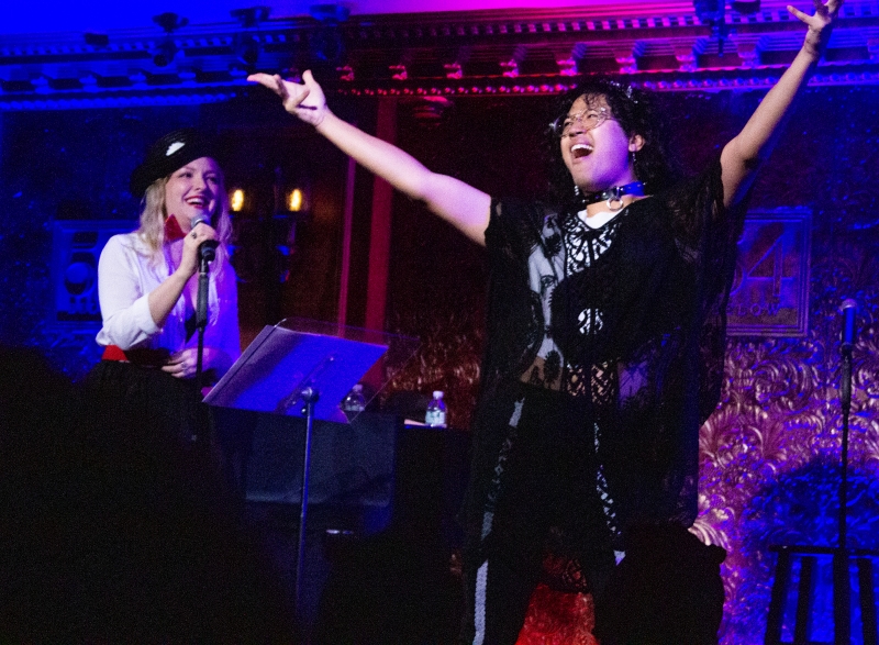 Review: If These Hands Could Talk… And They Do In The BROADWAY SIGNS! TWILIGHT ZONE SPOOKTACULAR At 54 Below Image