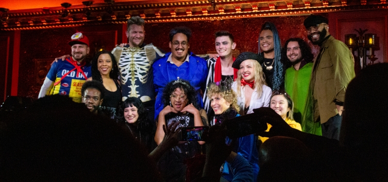 Review: If These Hands Could Talk… And They Do In The BROADWAY SIGNS! TWILIGHT ZONE SPOOKTACULAR At 54 Below Image