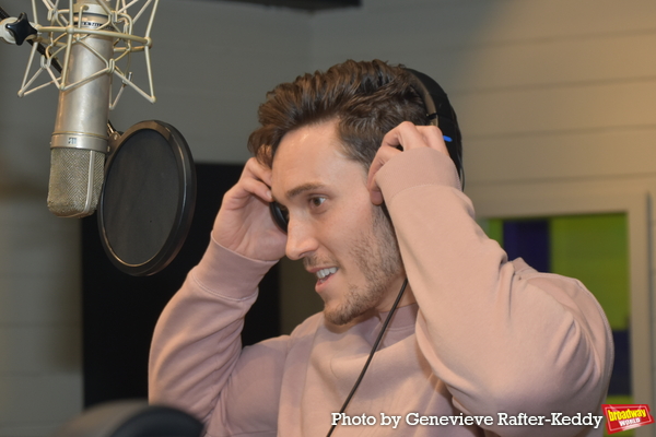 Photo Exclusive: The Cast of MOULIN ROUGE! THE MUSICAL Records CAROLS FOR A CURE 2022 Image