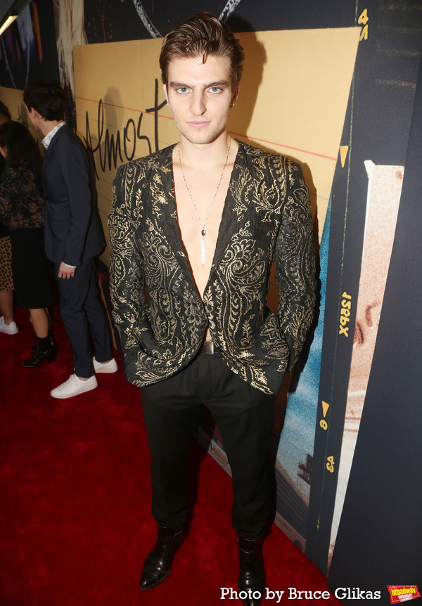 Photos: See Cameron Crowe, Solea Pfeiffer & More on the ALMOST FAMOUS Red Carpet Image