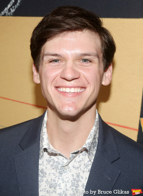 Photos: See Cameron Crowe, Solea Pfeiffer & More on the ALMOST FAMOUS Red Carpet Image