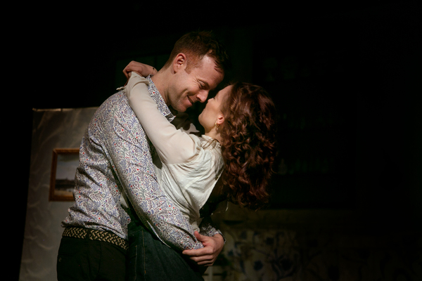 Photos: First Look at HOW TO BUILD A BETTER TULIP at Upstairs at the Gatehouse Image