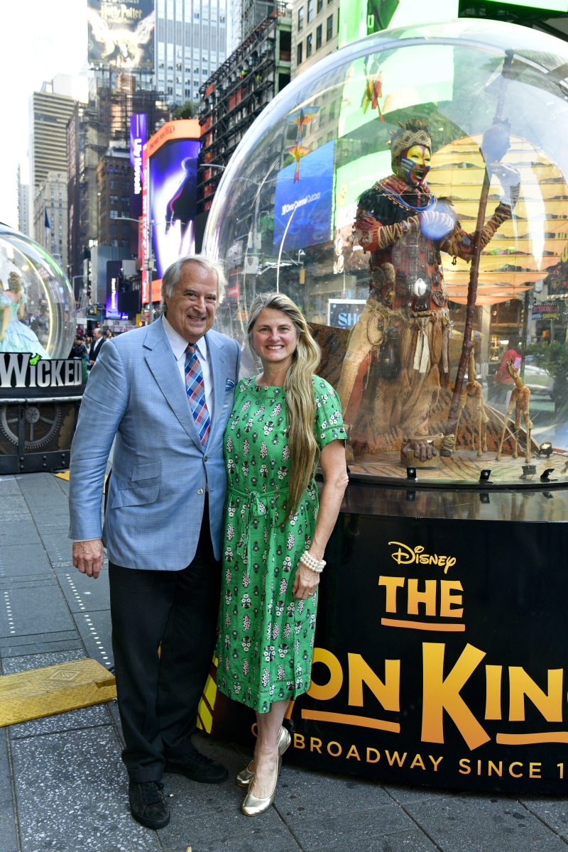 Photos: The 2022 Show Globes Arrive in Times Square 