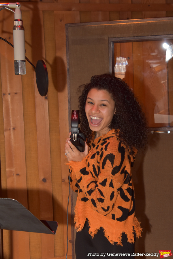 Photo Exclusive: The Cast of INTO THE WOODS Sings 'Carols For a Cure' Image