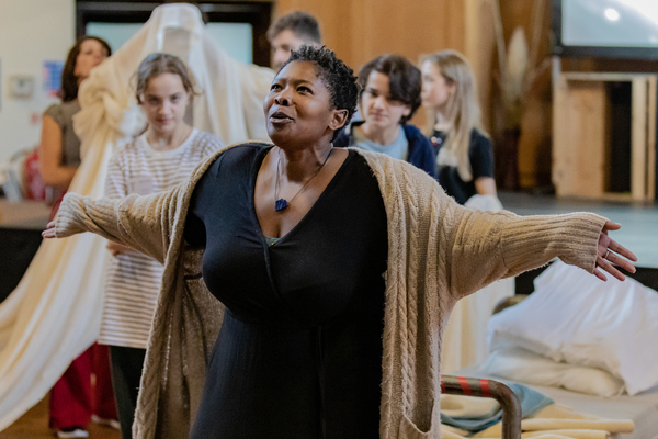 Photos: Go Inside Rehearsals for A CHRISTMAS CAROL at Rose Theatre Image