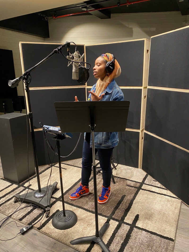Photo Exclusive: The Cast of THE LION KING Sings 'Carols For a Cure' Image