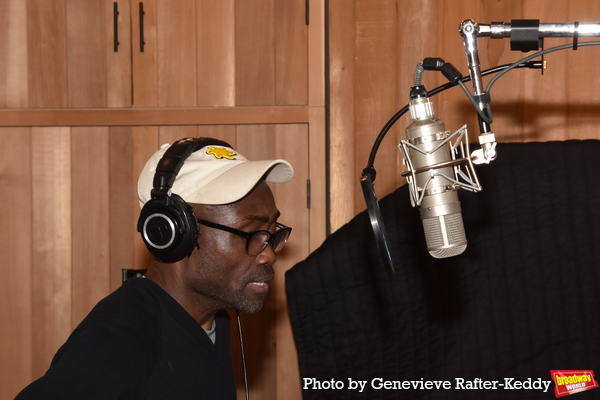 Photo Exclusive: The Cast of THE LION KING Sings 'Carols For a Cure' Image