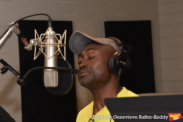 Photo Exclusive: The Cast of THE LION KING Sings 'Carols For a Cure' Image