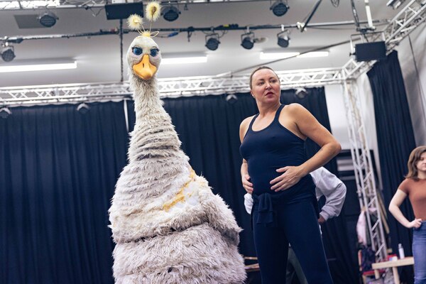 Photos: In Rehearsal For Hackney Empire's Christmas Pantomime MOTHER GOOSE Image