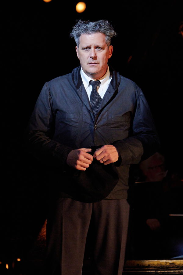 Photos: First Look at Isaac Mizrahi as 'Amos Hart' in CHICAGO Image