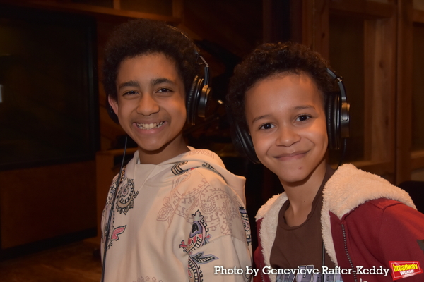Photo Exclusive: The Cast of THE MUSIC MAN Sings 'Carols For A Cure' Image
