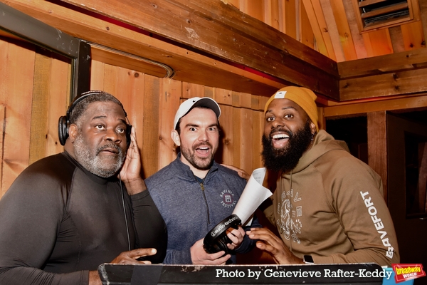 Photo Exclusive: The Cast of THE MUSIC MAN Sings 'Carols For A Cure' Image