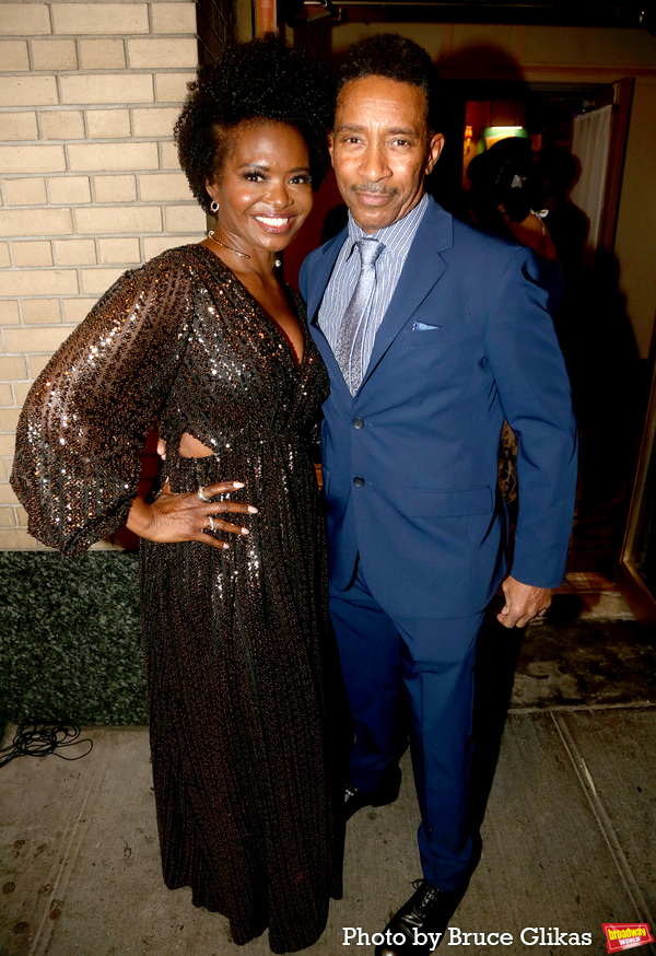 Photos: The Stars Walk the Red Carpet at Opening Night of KIMBERLY AKIMBO Image