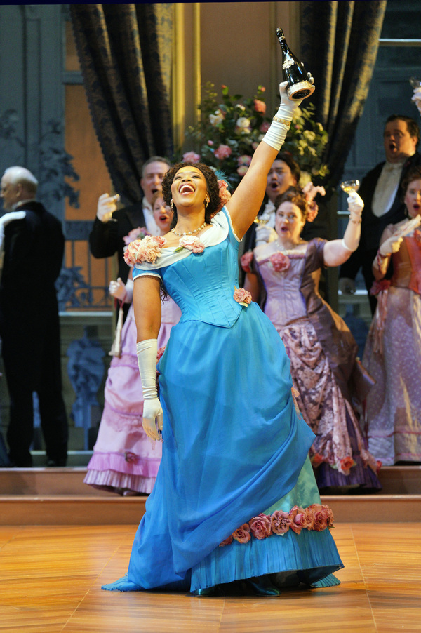 Photos: First Look at San Francisco Opera's LA TRAVIATA Image