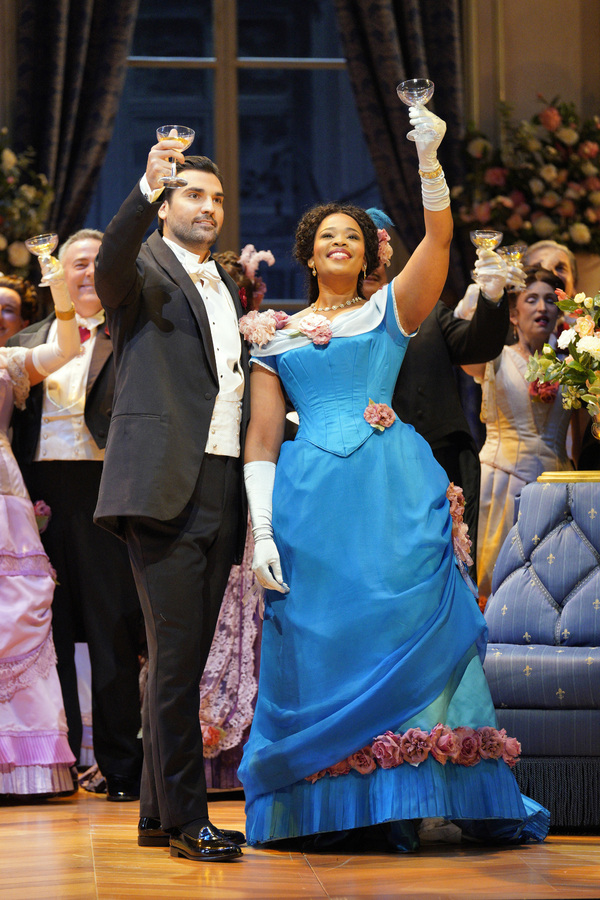 Photos: First Look at San Francisco Opera's LA TRAVIATA Image