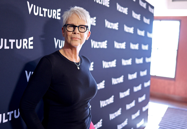 Photos: Jamie Lee Curtis, Sheryl Lee Ralph & Henry Winkler Attend 2022 Vulture Festival Image