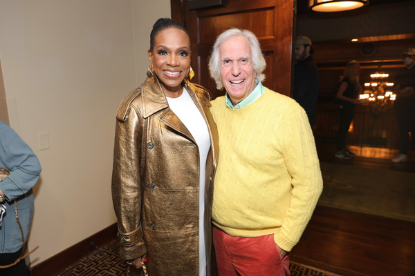 Photos: Jamie Lee Curtis, Sheryl Lee Ralph & Henry Winkler Attend 2022 Vulture Festival Image
