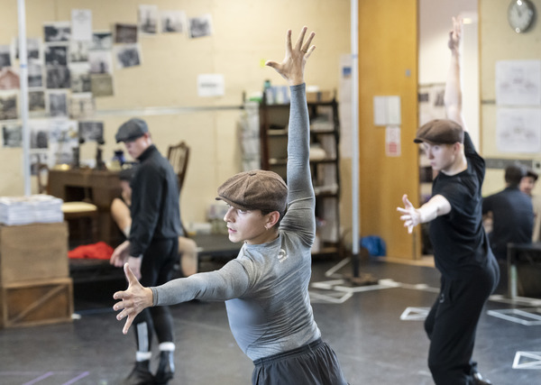 Photos: Inside Rehearsal For Disney's NEWSIES, Beginning in London This Month Image
