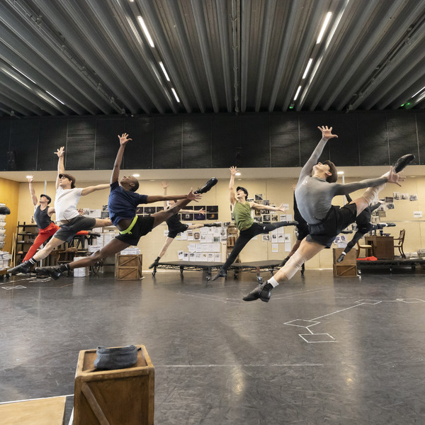 Photos: Inside Rehearsal For Disney's NEWSIES, Beginning in London This Month Image