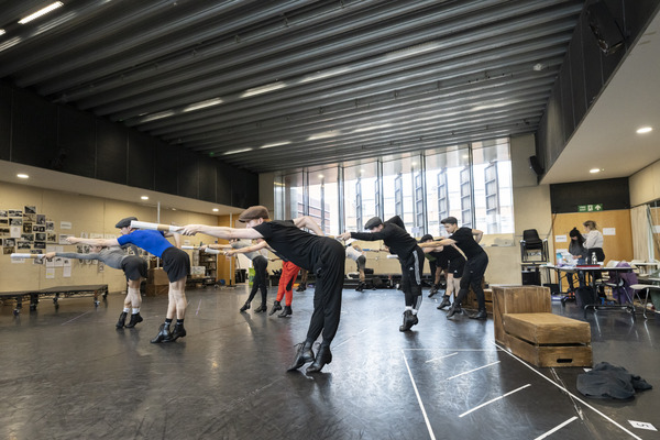 Photos: Inside Rehearsal For Disney's NEWSIES, Beginning in London This Month Image