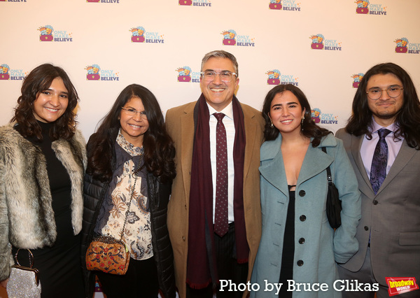 Photos: Stars Walk the Red Carpet at Only Make Believe BACK ON BROADWAY Gala Image