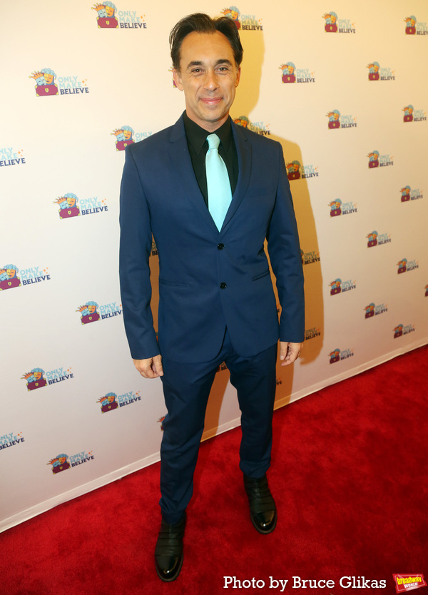 Photos: Stars Walk the Red Carpet at Only Make Believe BACK ON BROADWAY Gala Image