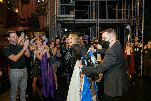 Photos: Erica Mansfield Receives the Legacy Robe for ALMOST FAMOUS Image